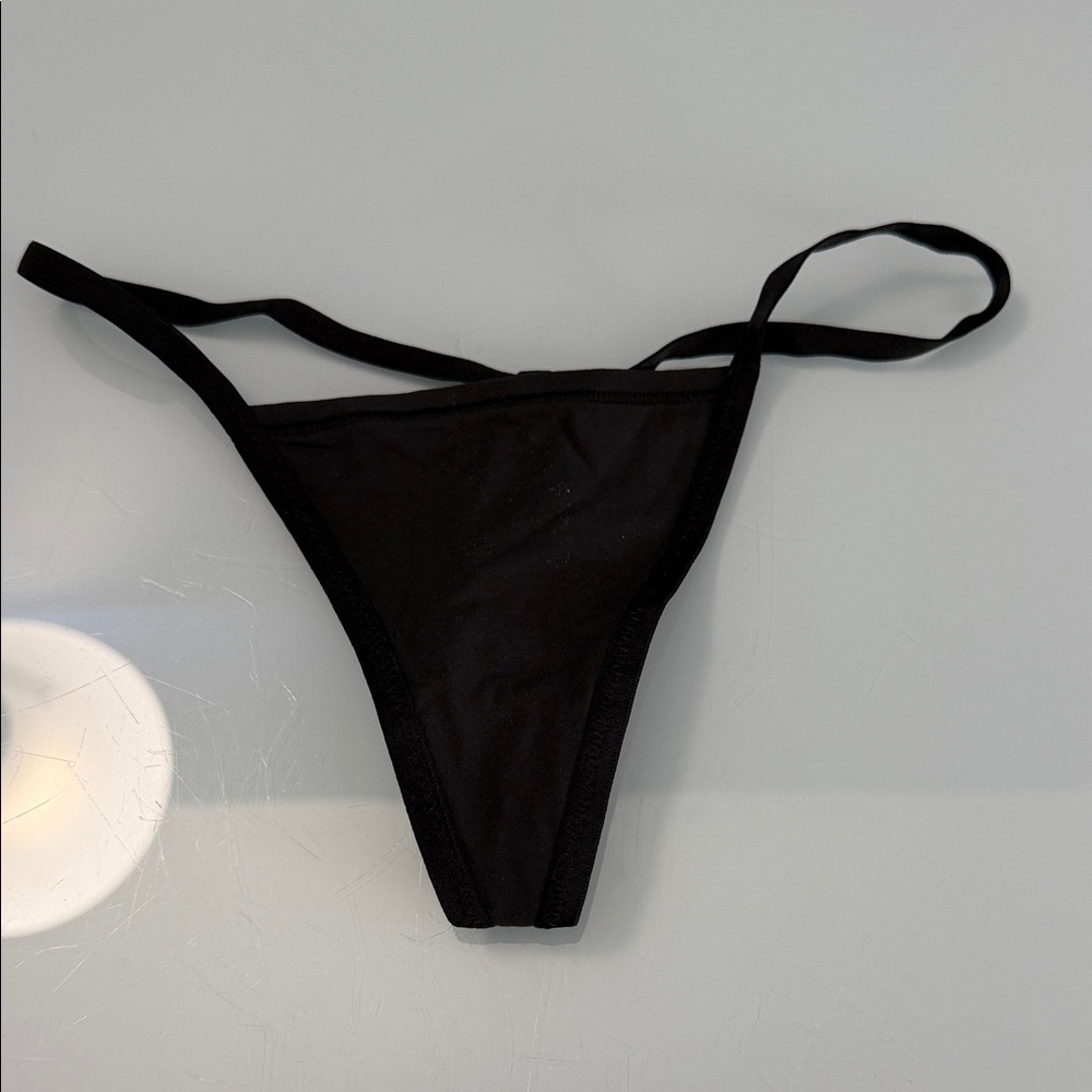 NWOT SKIMS Fits Everybody T-String